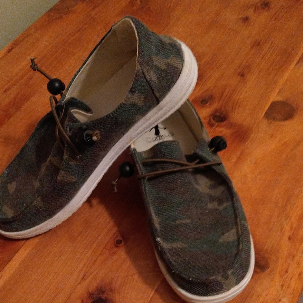 Ladie's Camouflage Casual Shoes